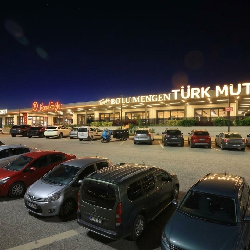 Gece otoparktan Bolu Mengen Türk Mutfağı cephesi